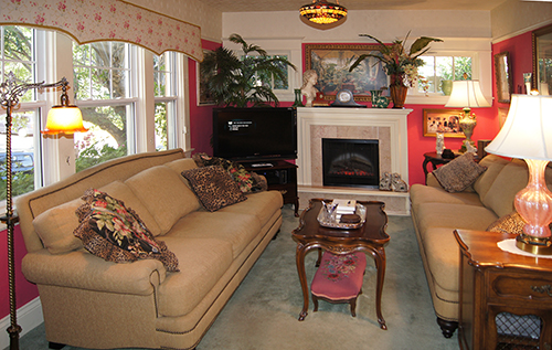 Complementary colors in a Craftsman home in Martinez, CA